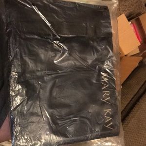 Mary Kay hanging cosmetic/personal item carrier. New